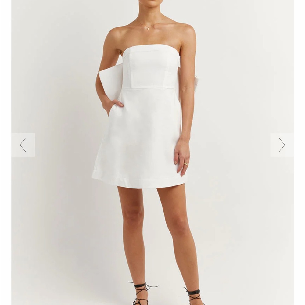 DISSH AISLE WHITE LINEN BACK BOW